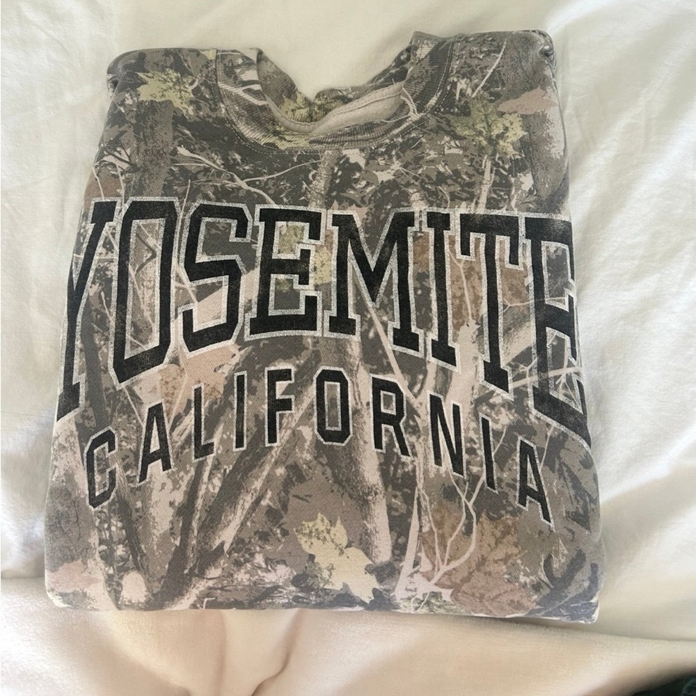 Abercrombie Yosemite California Sweatshirt NWT